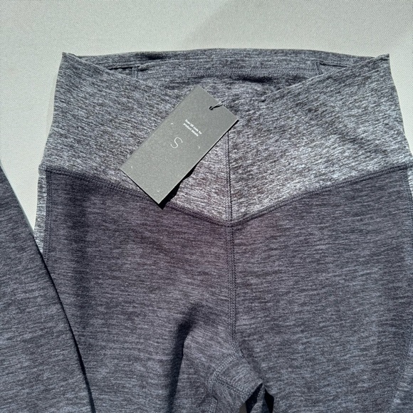 NWT Fabletics HeatherFlex High-Waisted Tonal Legging Size S - Picture 3 of 5